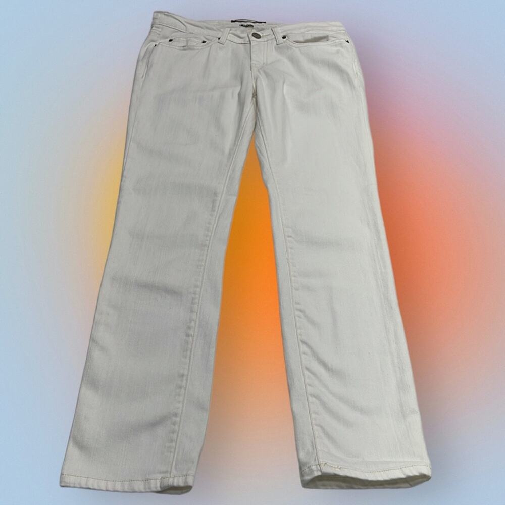 BDG Women’s 28 White Mid Rise Skinny Jeans